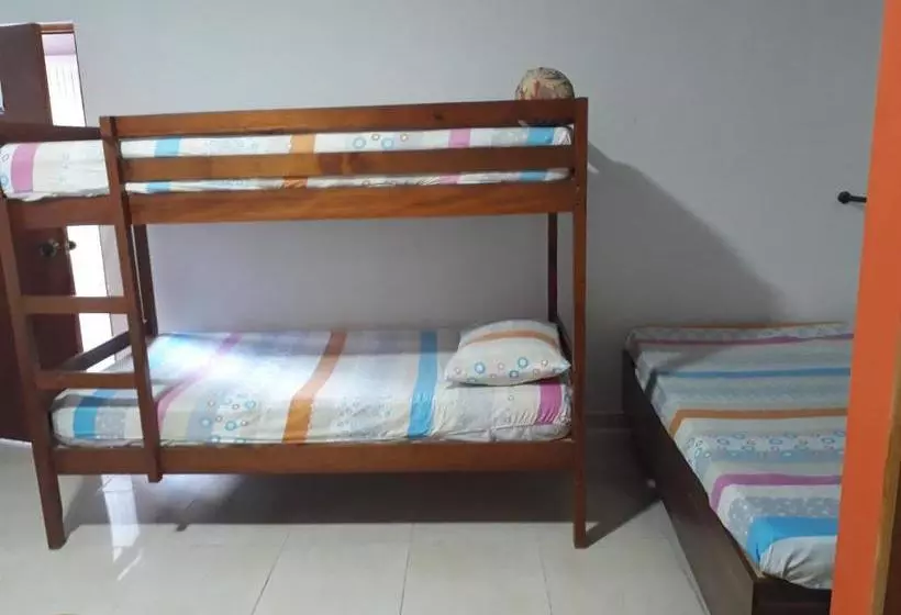 پانسیون Ludisa House