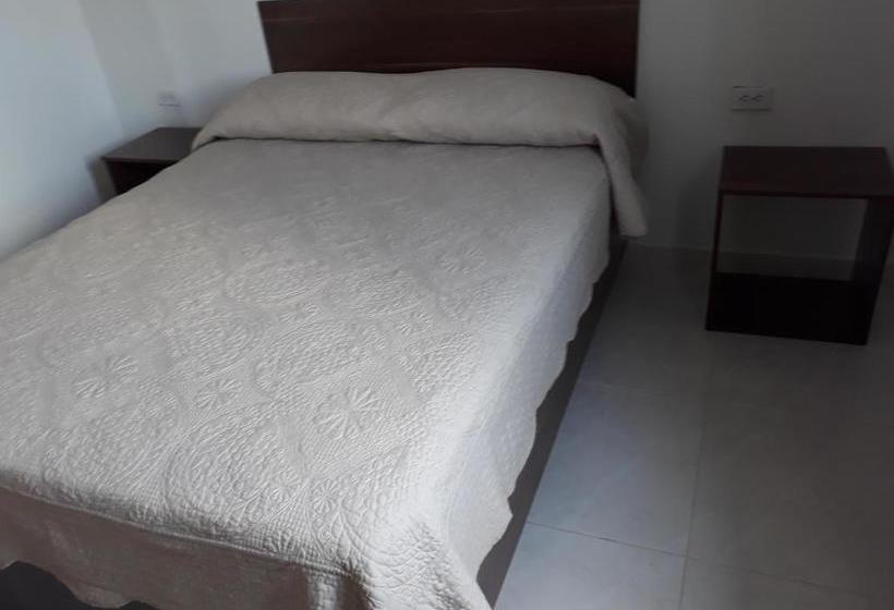 ペンション Ludisa House