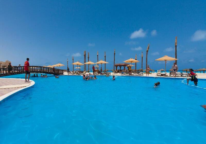 هتل Borg El Arab Beach Resort
