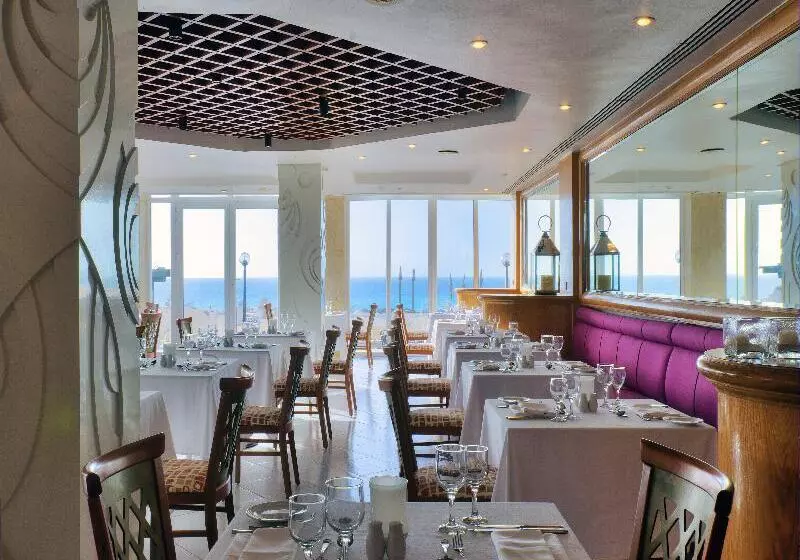 هتل Borg El Arab Beach Resort