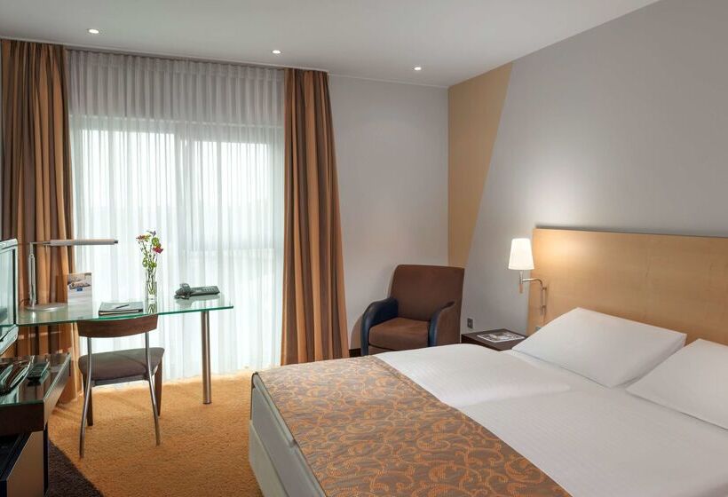 هتل Dorint An Der Messe Köln