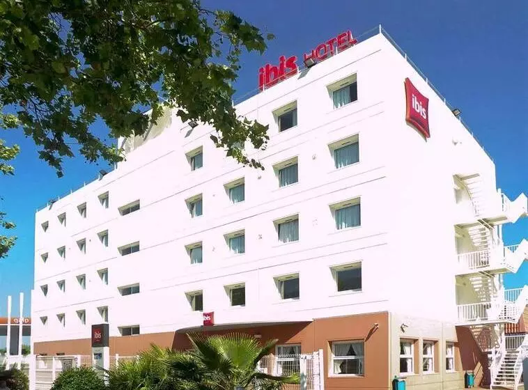 Отель Ibis Barcelona Castelldefels