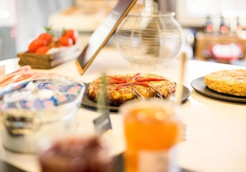 Отель Ibis Barcelona Castelldefels