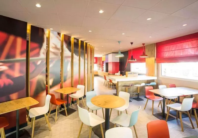 Отель Ibis Barcelona Castelldefels