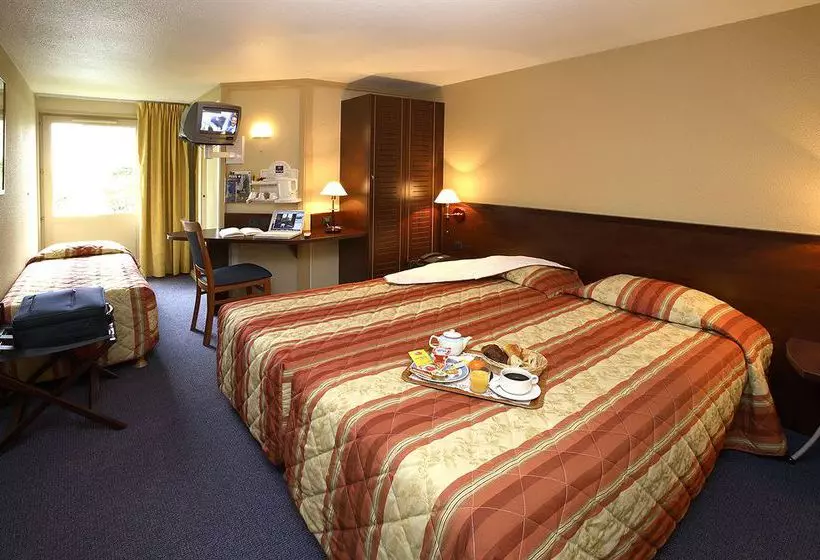 ホテル Kyriad Orléans Sud Olivet