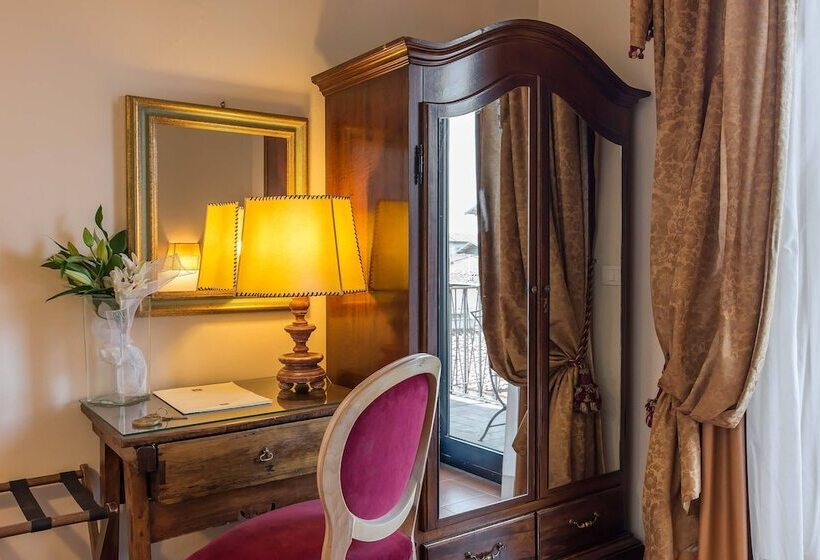 Hotel Machiavelli Palace