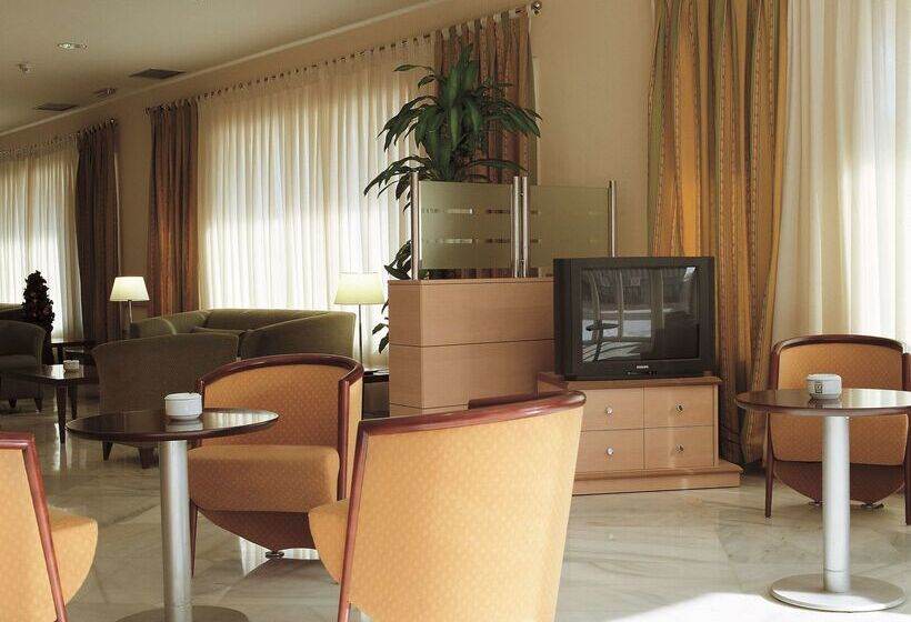 בית מלון כפרי NH Barajas Airport