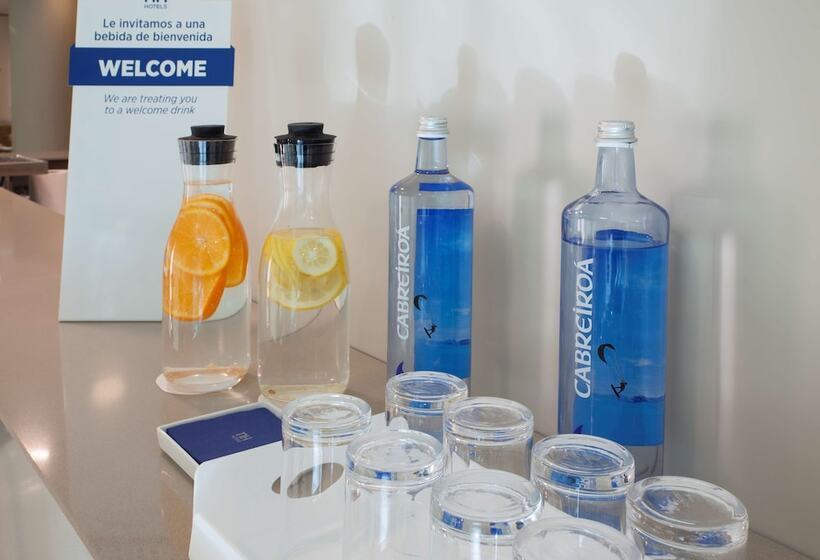 בית מלון כפרי NH Barajas Airport