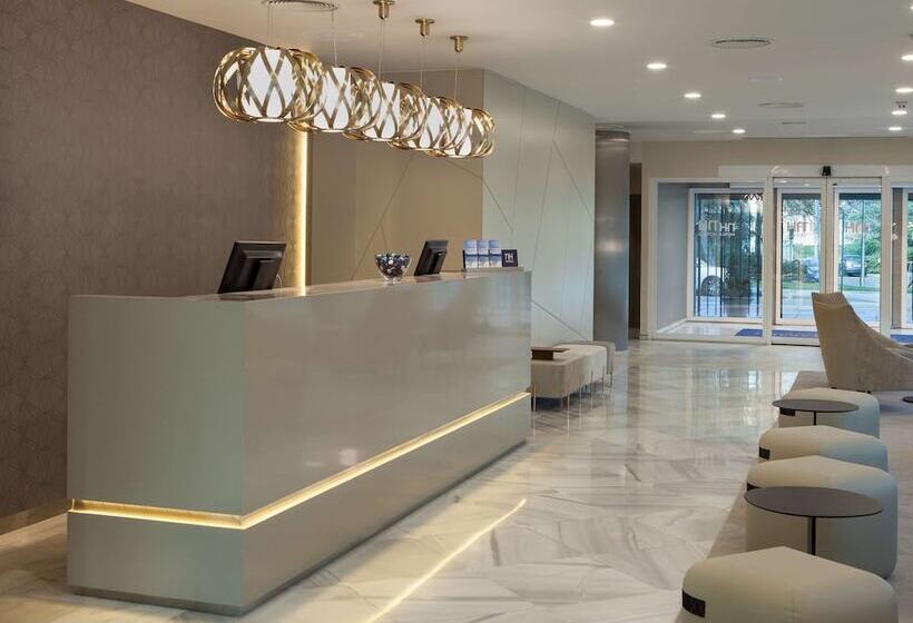 בית מלון כפרי NH Barajas Airport