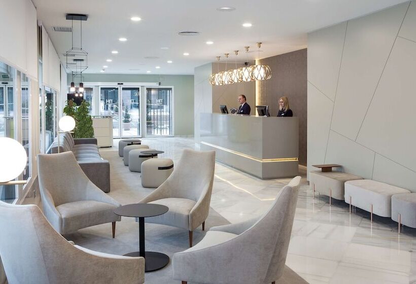 בית מלון כפרי NH Barajas Airport