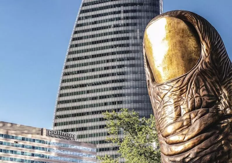 ホテル Pullman Paris La Defense