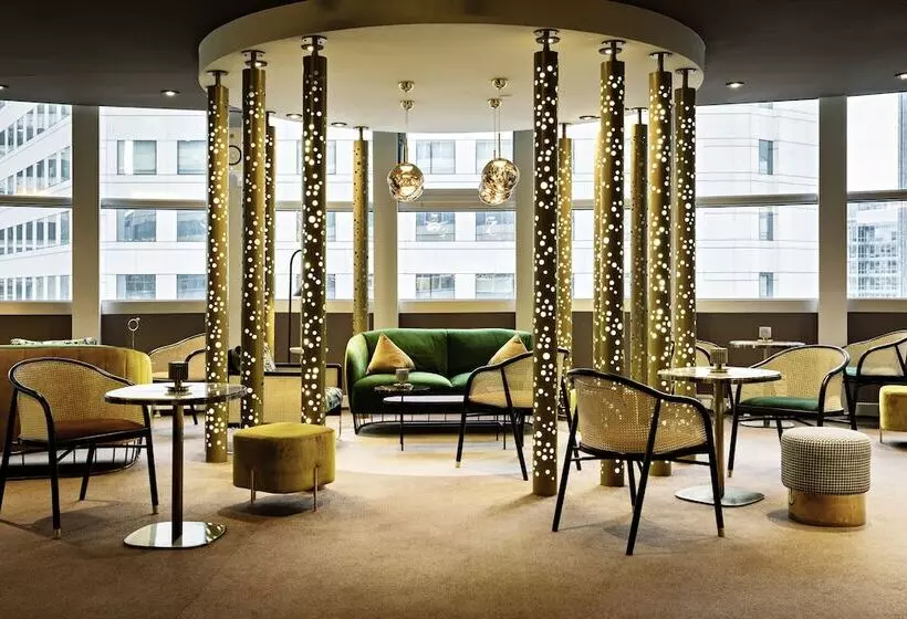 ホテル Pullman Paris La Defense