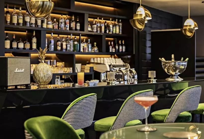 ホテル Pullman Paris La Defense