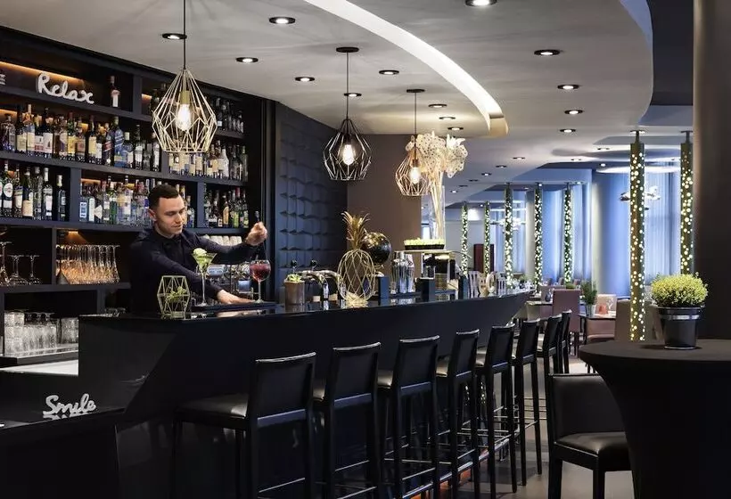 ホテル Pullman Paris La Defense