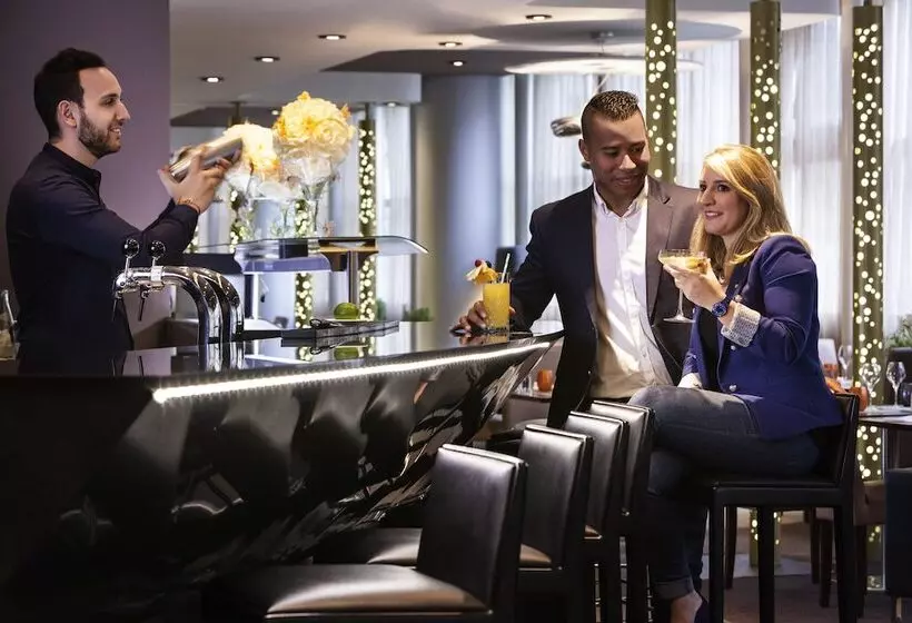 ホテル Pullman Paris La Defense