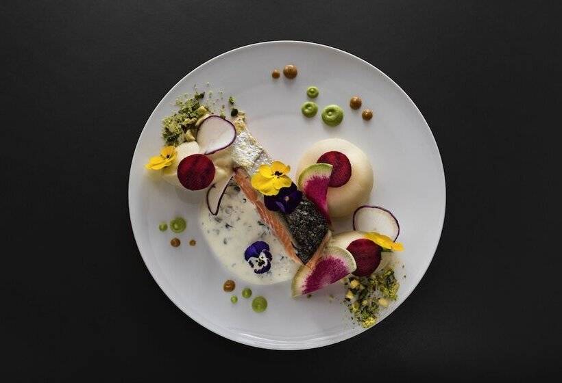 هتل Pullman Paris La Defense