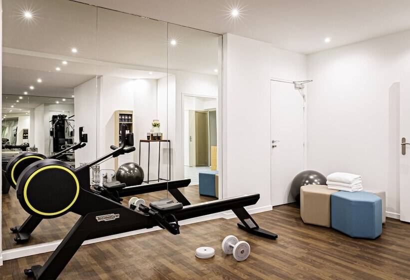 هتل Pullman Paris La Defense