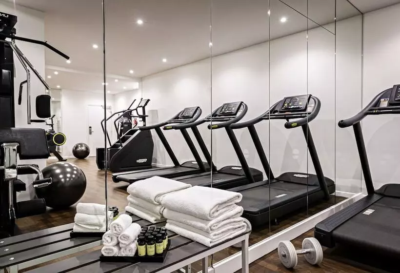 ホテル Pullman Paris La Defense