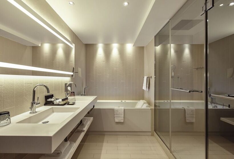 هتل Pullman Paris La Defense