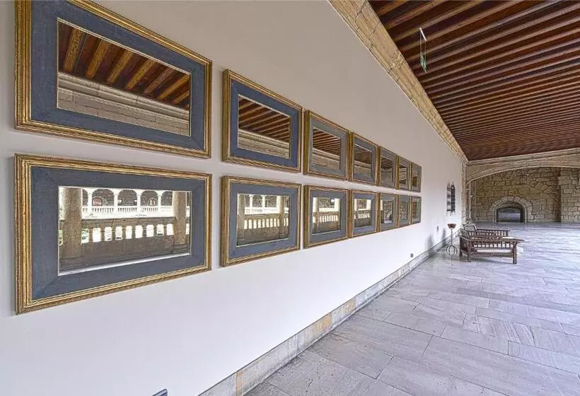 Parador De Turismo De León