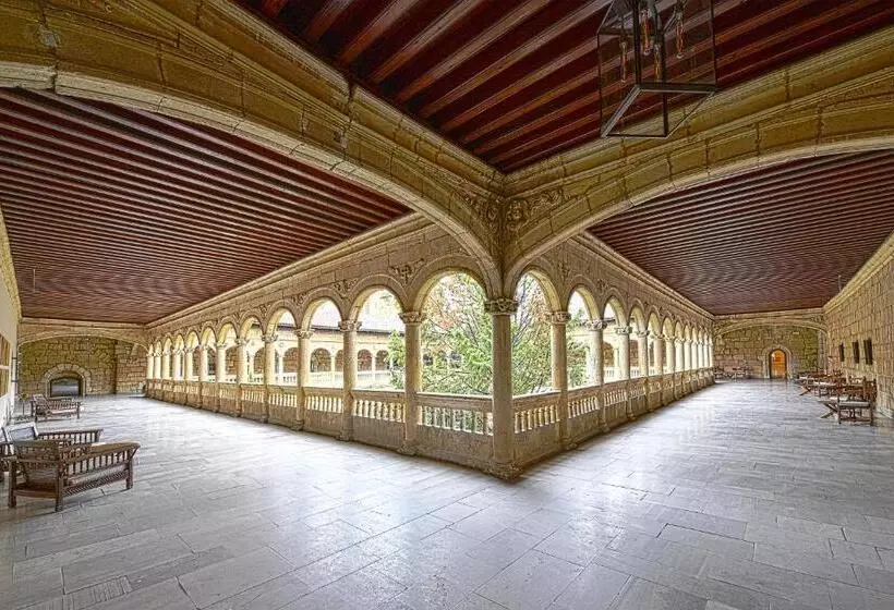 Parador De Turismo De León