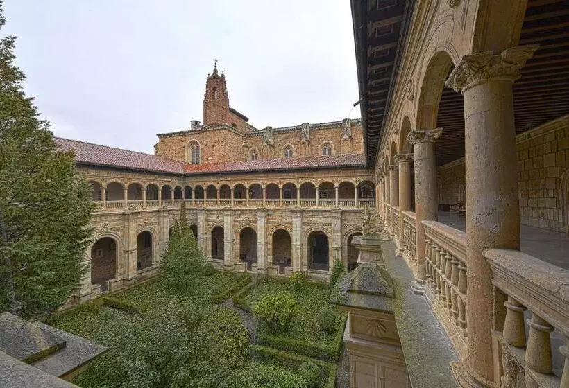 Parador De Turismo De León