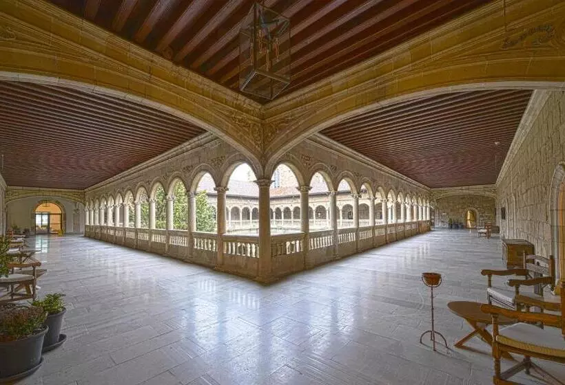 Parador De Turismo De León