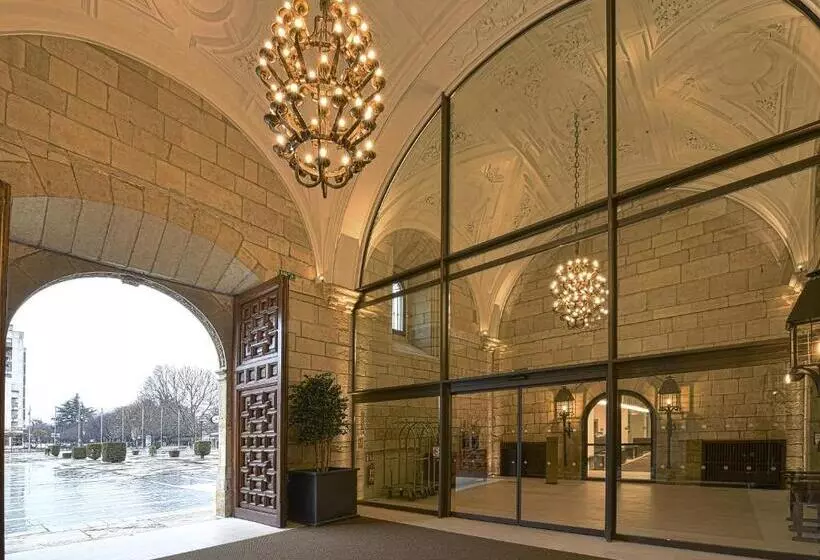 Parador De Turismo De León