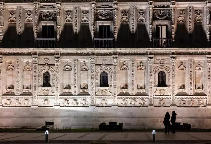 Parador De Turismo De León