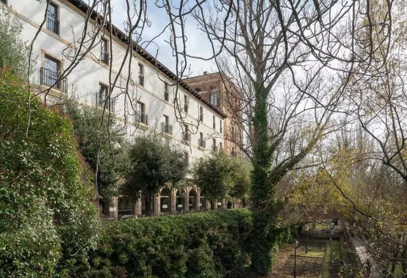 Parador De Turismo De León