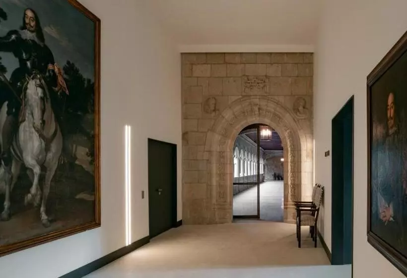 Parador De Turismo De León