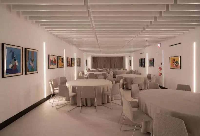 Parador De Turismo De León