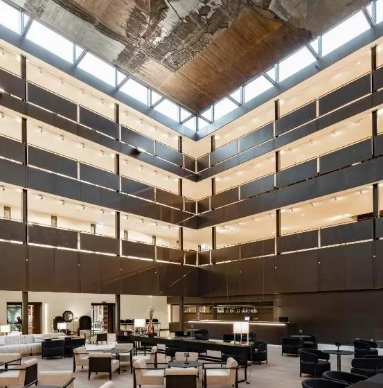 Parador De Turismo De León