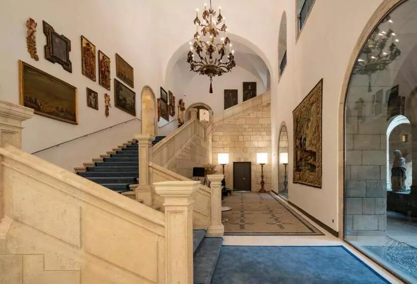 Parador De Turismo De León