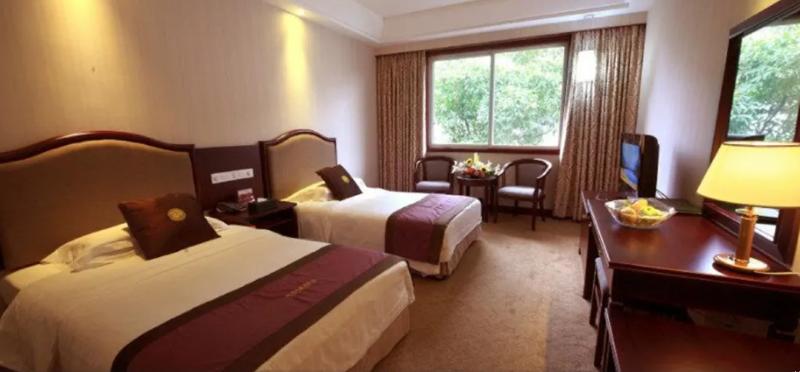 Hotel Lingxiu Hot Spring Of Emei Mountain