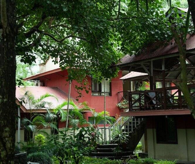 هتل Riverside Spring Resort