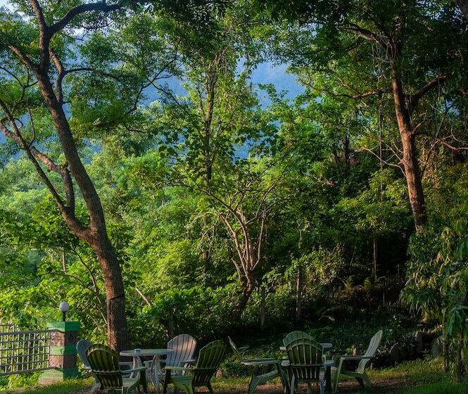 هتل Riverside Spring Resort