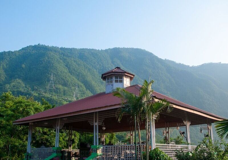 هتل Riverside Spring Resort