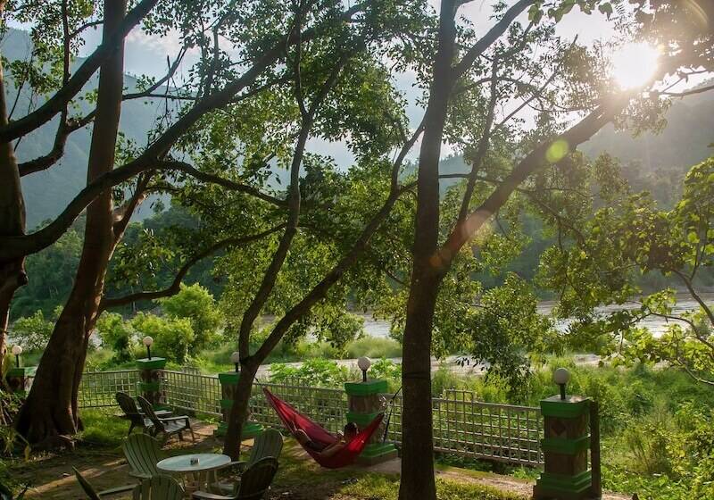 هتل Riverside Spring Resort