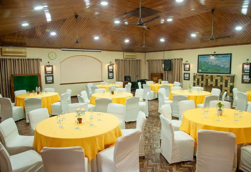 هتل Riverside Spring Resort