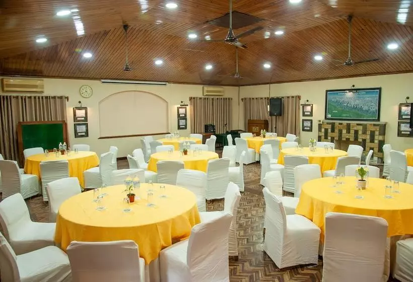 هتل Riverside Spring Resort