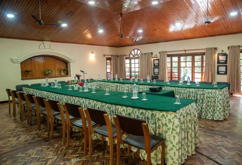 هتل Riverside Spring Resort