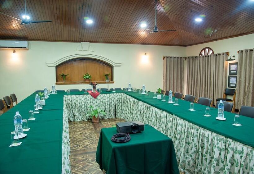 هتل Riverside Spring Resort