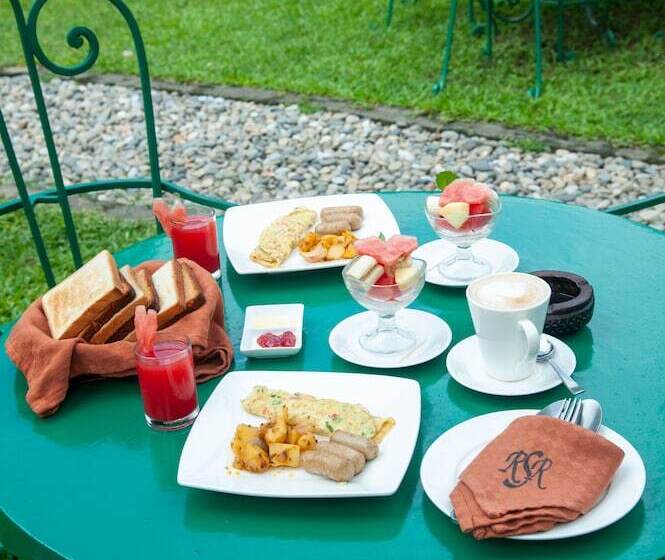 هتل Riverside Spring Resort