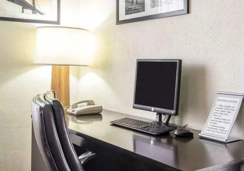 Hotelli Super 8 By Wyndham Xiangyang Guang Cai Da Shi Chang