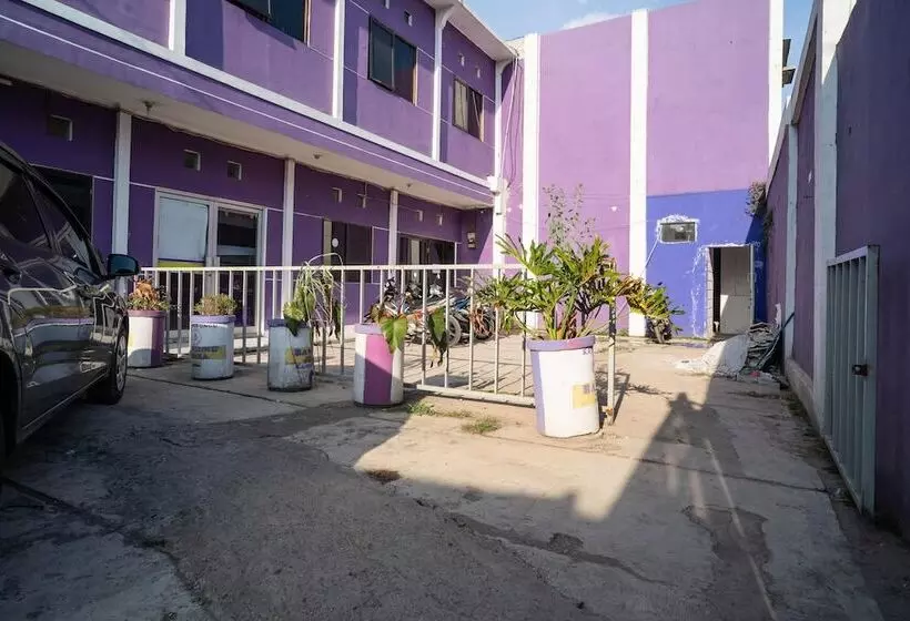 Hotelli Koolkost Near Trans Studio Bandung 2