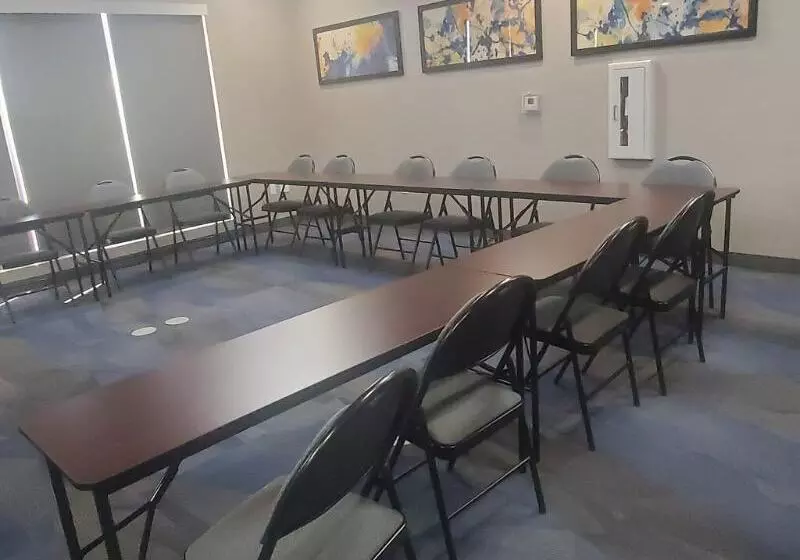 Hotelli La Quinta Inn & Suites By Wyndham Fort Stockton Northeast