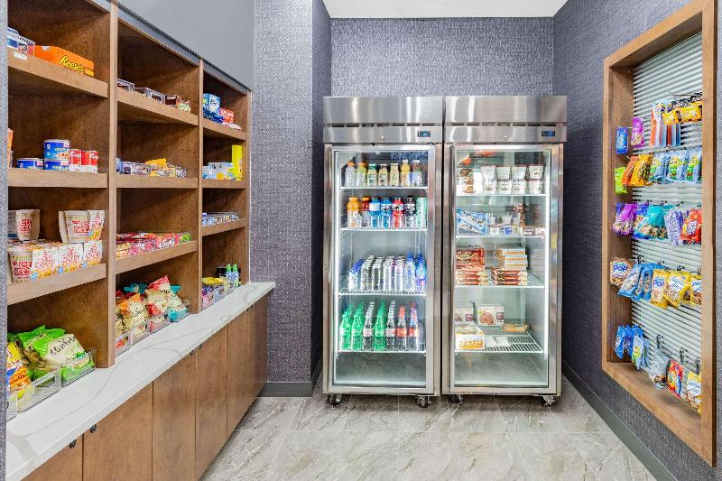 Отель La Quinta Inn & Suites By Wyndham Fort Stockton Northeast