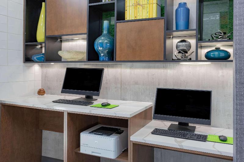 Отель La Quinta Inn & Suites By Wyndham Fort Stockton Northeast