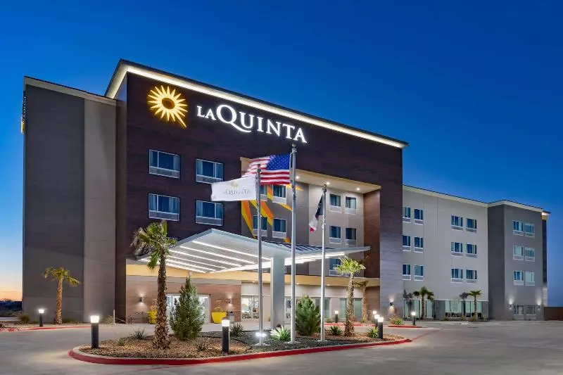 Hotelli La Quinta Inn & Suites By Wyndham Fort Stockton Northeast